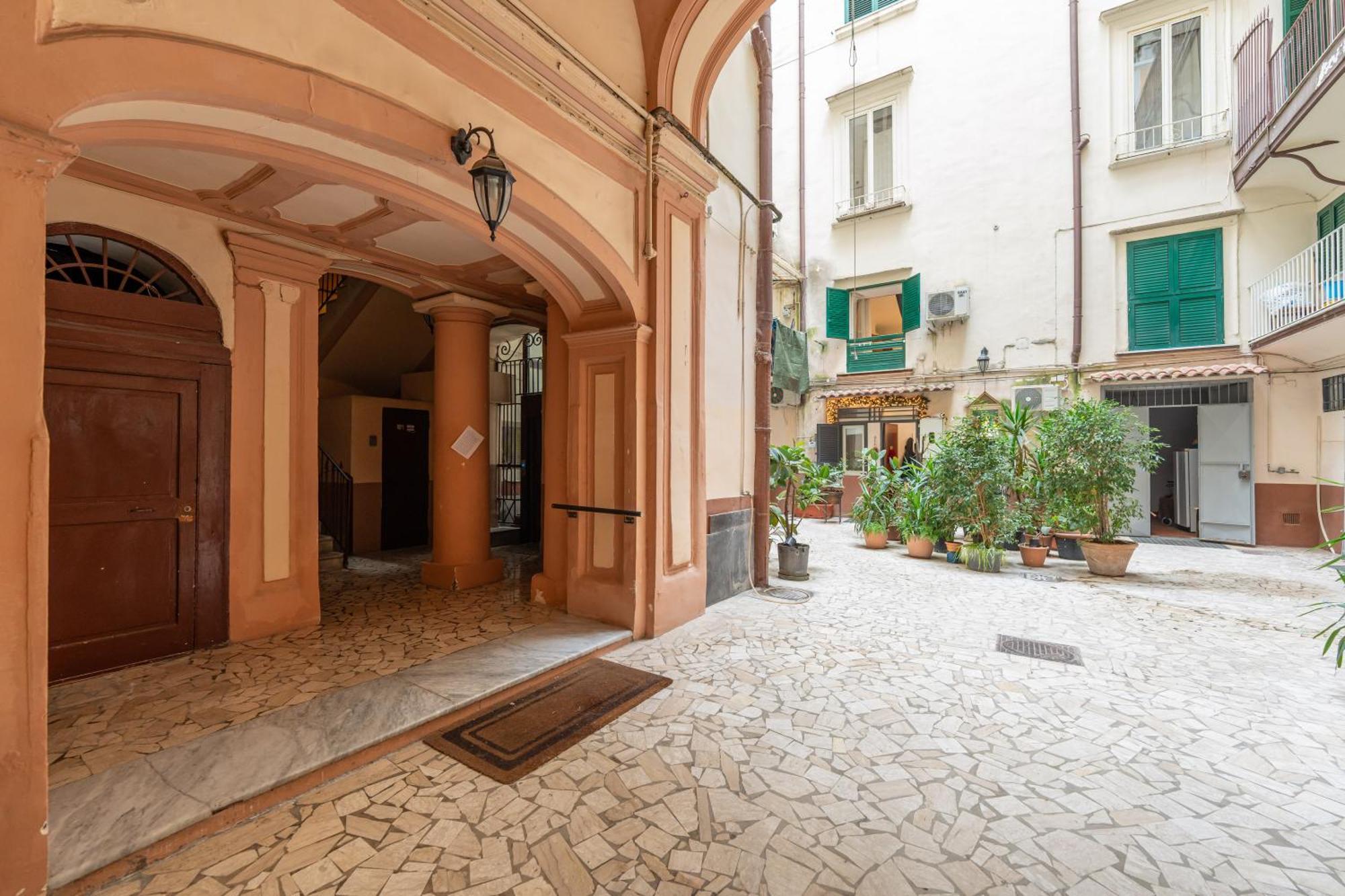 Dimora 5 Santi Hotel Naples Exterior photo
